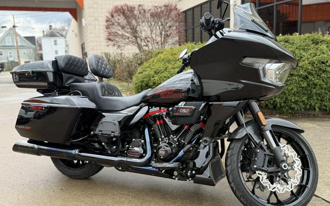 2024 Harley-Davidson® FLTRXSTSE CVO™ Road Glide® ST