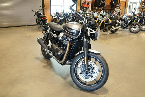 2020 Triumph Speed Twin Review Photo Gallery