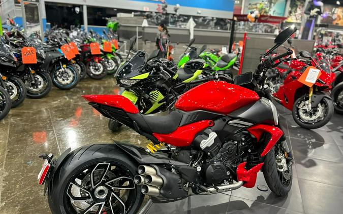 2025 Ducati DIAVEL V4