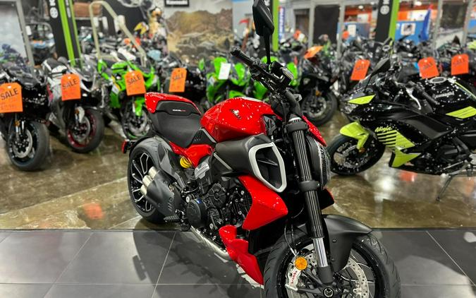 2025 Ducati DIAVEL V4