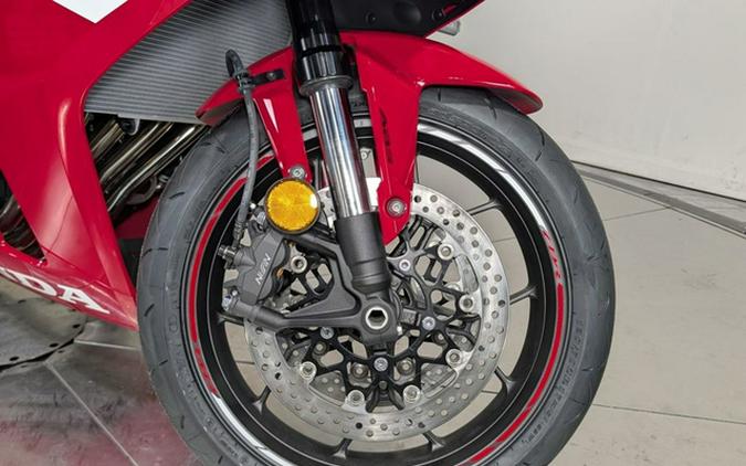 2026 Honda CBR650R E-Clutch