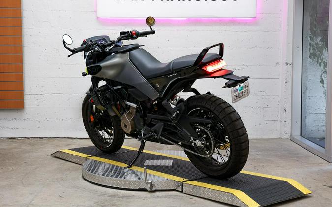2024 HUSQVARNA Svartpilen 401