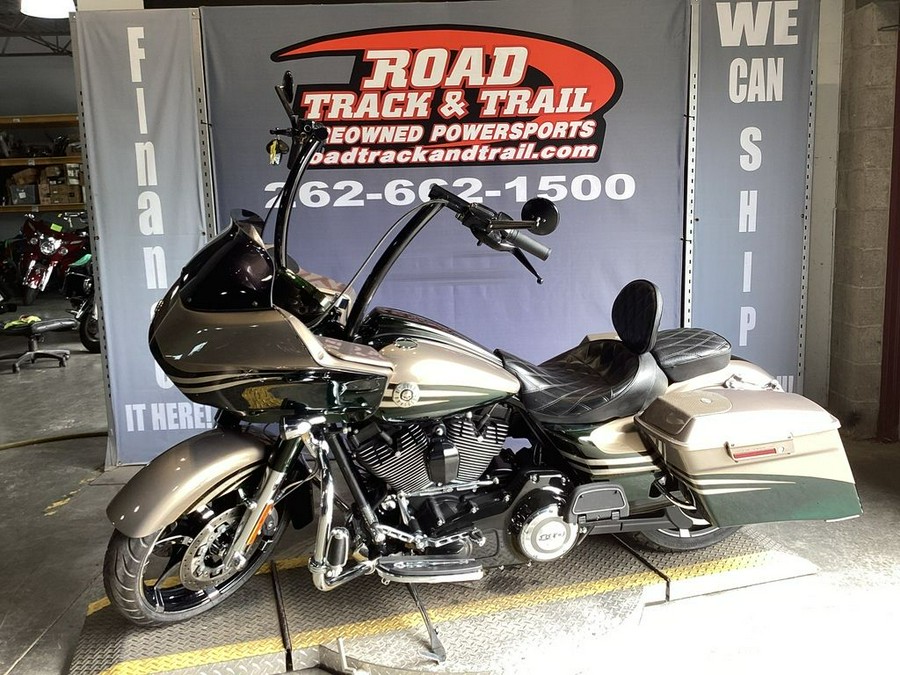 2013 Harley-Davidson® FLTRXSE2 - CVO™ Road Glide® Custom®