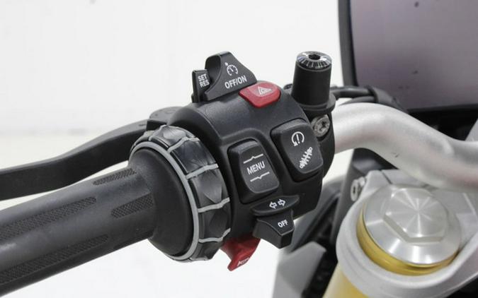 2021 BMW F 900 R Hockenheim Silver Met. / Racing Red Low Susp.