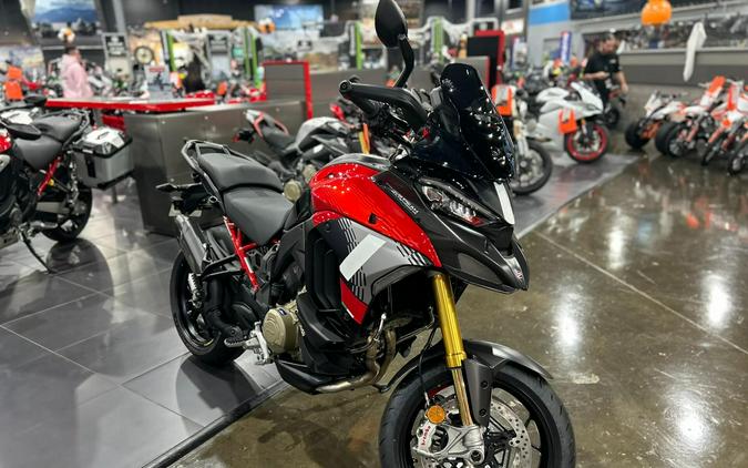2026 Ducati MULTISTRADA V4 PIKES PEAK