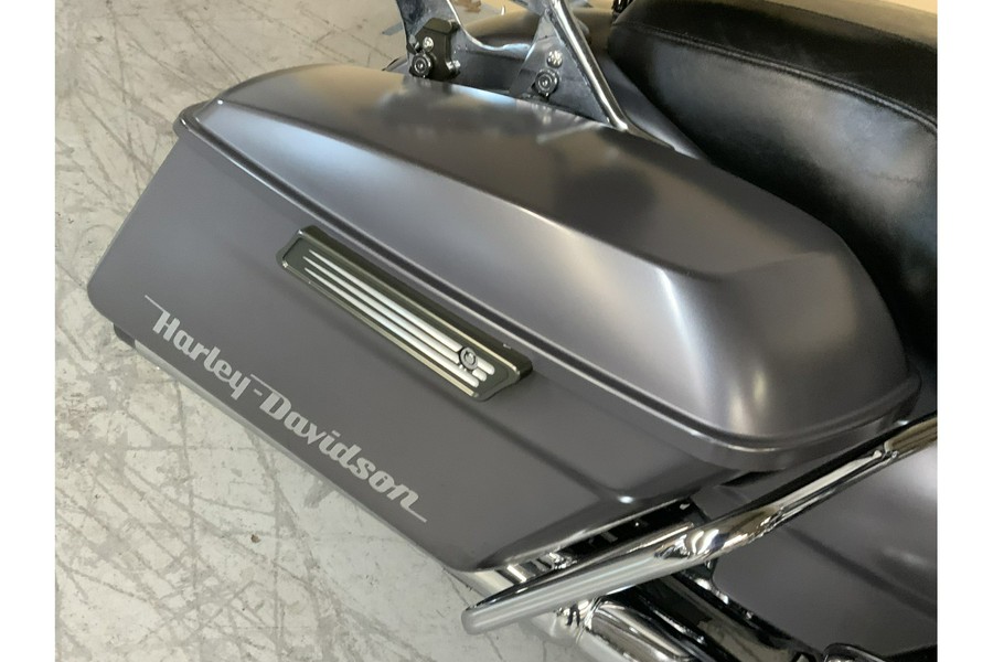 2017 Harley-Davidson® FLHXS STREET GLIDE SPECIAL