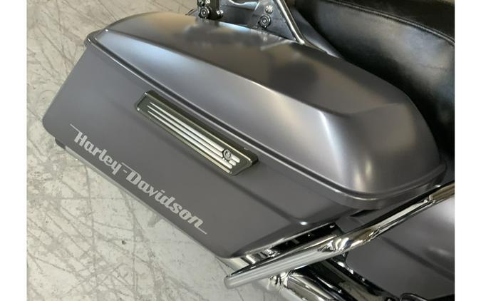 2017 Harley-Davidson® FLHXS STREET GLIDE SPECIAL