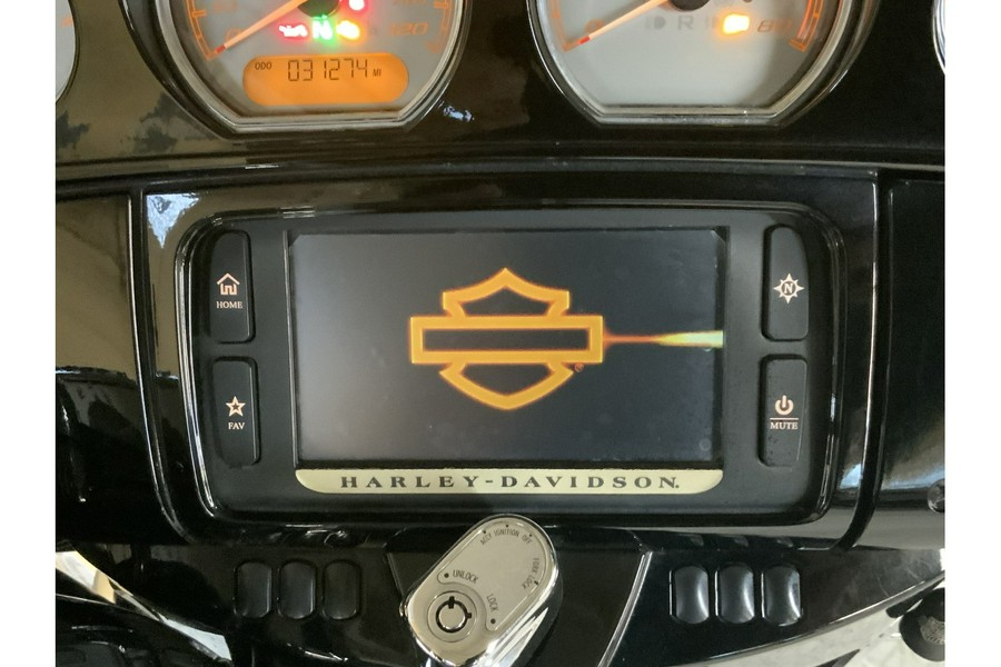 2017 Harley-Davidson® FLHXS STREET GLIDE SPECIAL