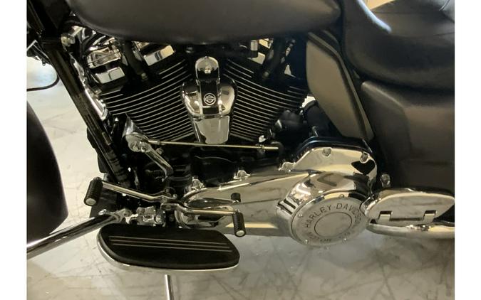 2017 Harley-Davidson® FLHXS STREET GLIDE SPECIAL