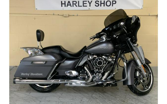 2017 Harley-Davidson® FLHXS STREET GLIDE SPECIAL