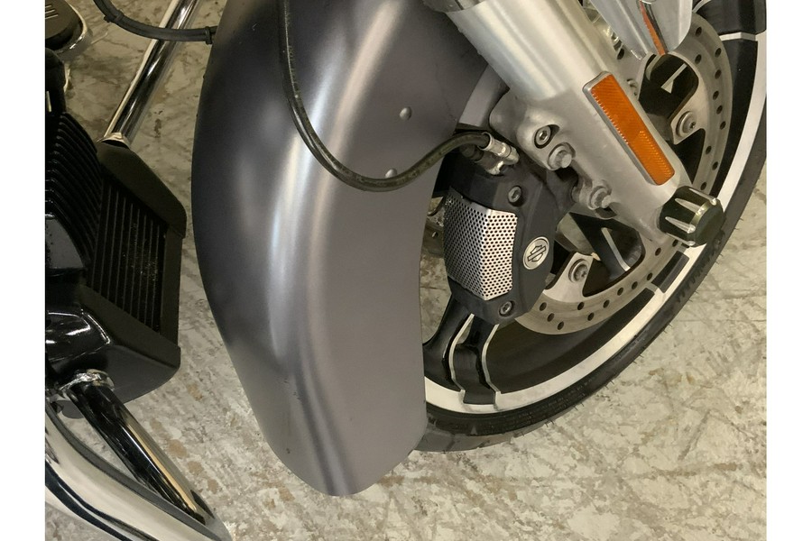 2017 Harley-Davidson® FLHXS STREET GLIDE SPECIAL