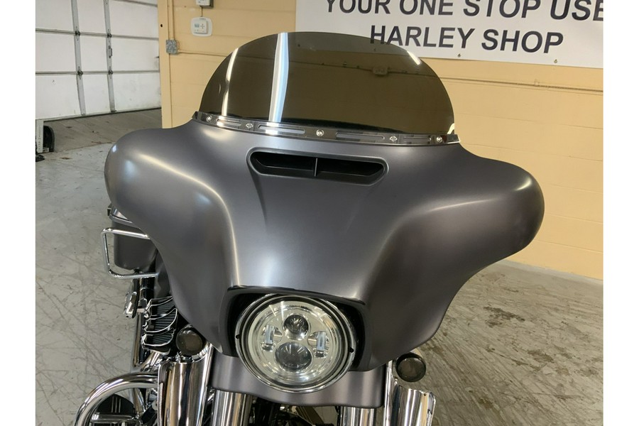 2017 Harley-Davidson® FLHXS STREET GLIDE SPECIAL