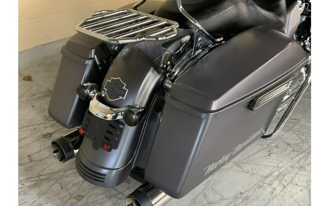 2017 Harley-Davidson® FLHXS STREET GLIDE SPECIAL