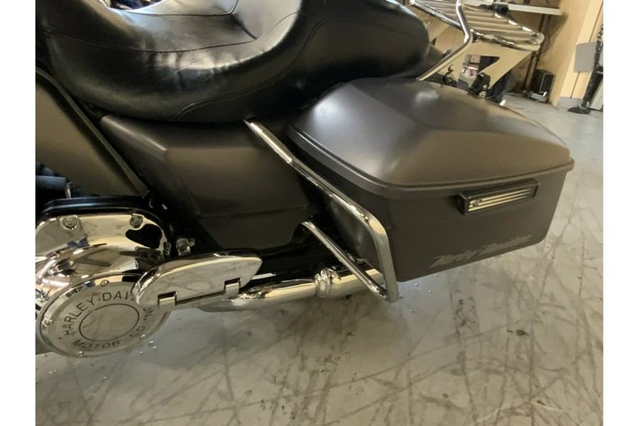 2017 Harley-Davidson® FLHXS STREET GLIDE SPECIAL