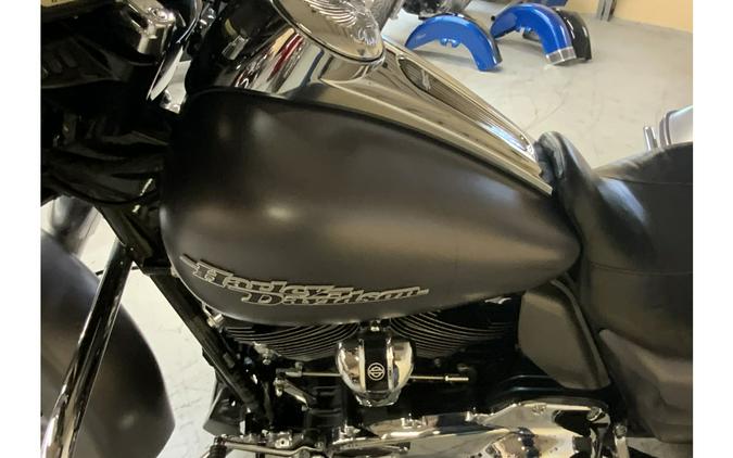2017 Harley-Davidson® FLHXS STREET GLIDE SPECIAL