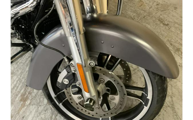 2017 Harley-Davidson® FLHXS STREET GLIDE SPECIAL