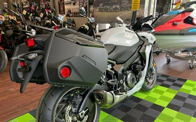 2026 Suzuki GSX-S1000GT+