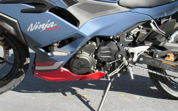 2026 Kawasaki Ninja® 500 SE ABS