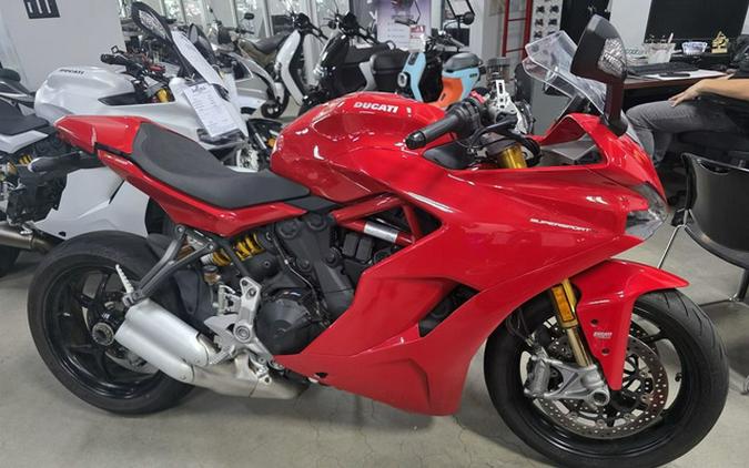 2020 Ducati Supersport S Red