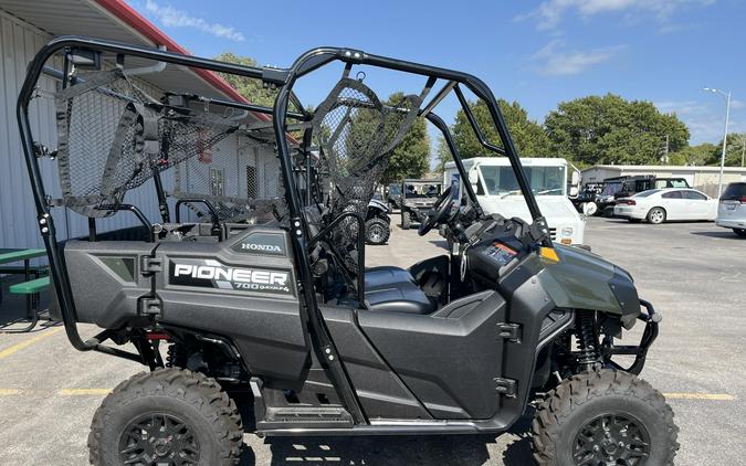 2026 HONDA PIONEER 700-4 DELUXE