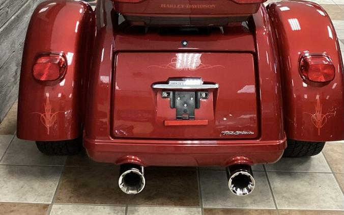 2018 Harley-Davidson® Tri Glide® Ultra Wicked Red/Twisted Cherry