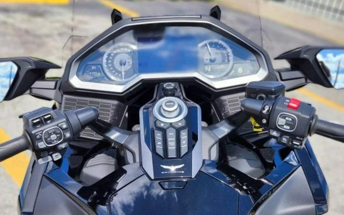 2019 Honda® GL1800D Goldwing Tour DCT (Black)