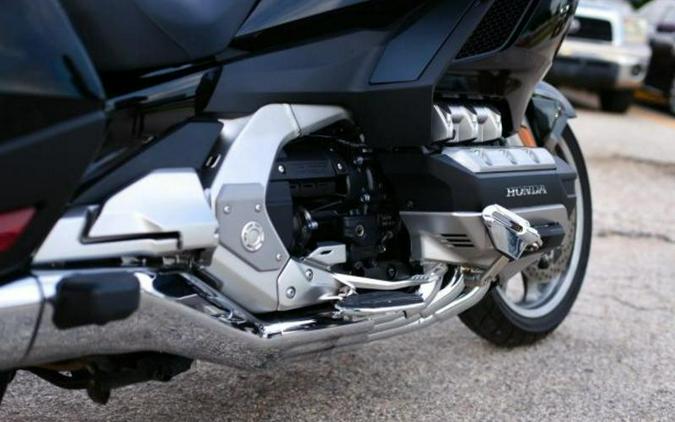 2019 Honda® GL1800D Goldwing Tour DCT (Black)