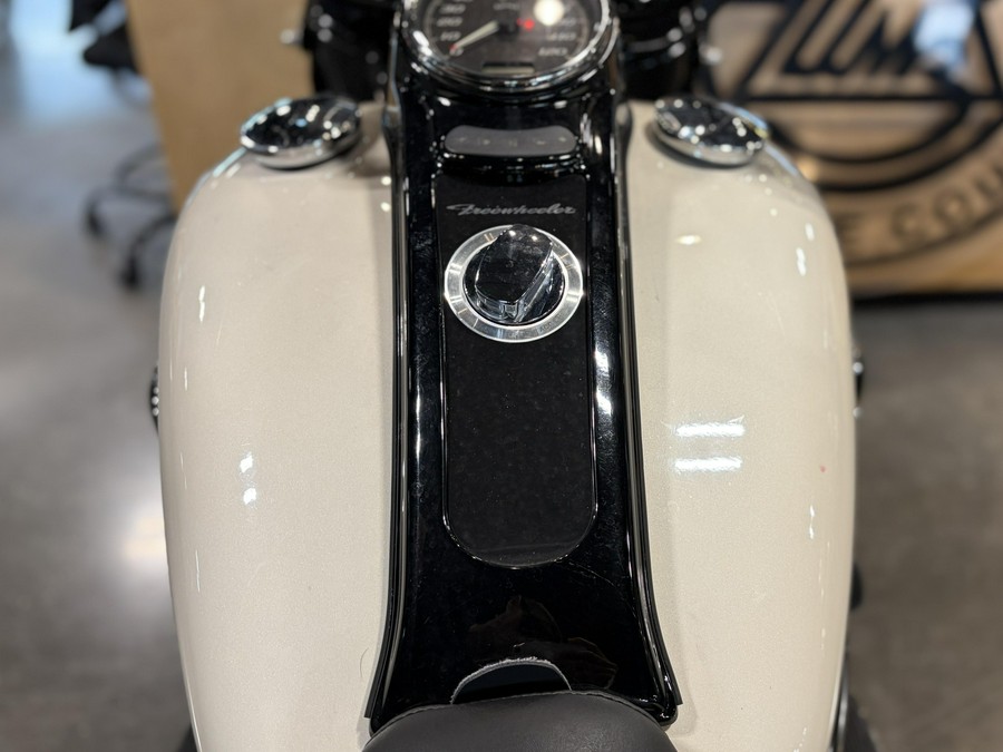 2023 HARLEY Freewheeler