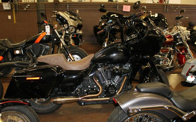 Harley-Davidson® Road Glide® ST 2023 Vivid Black