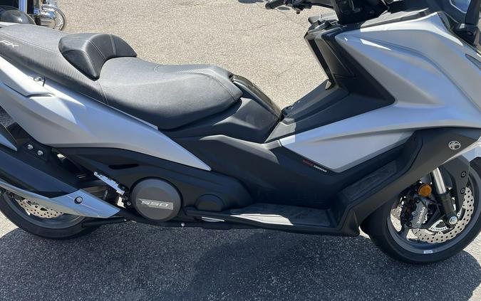 2023 KYMCO AK550IABS