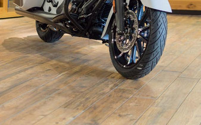 2024 Indian Motorcycle® Chieftain® Dark Horse® Ghost White Metallic Smoke