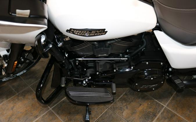 FLTRX 2025 Road Glide™