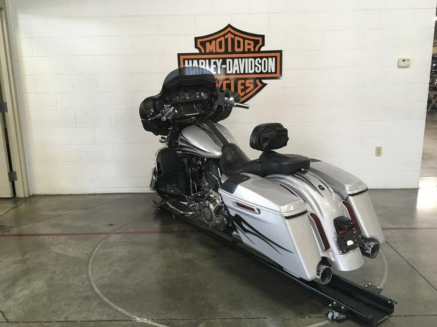 2015 Harley-Davidson® FLHXSE - CVO™ Street Glide®