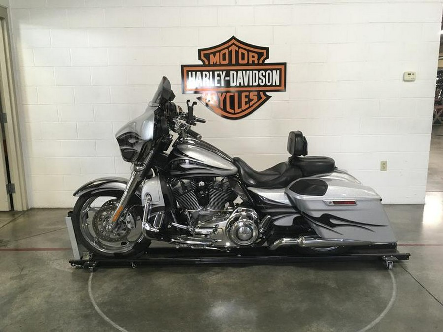 2015 Harley-Davidson® FLHXSE - CVO™ Street Glide®