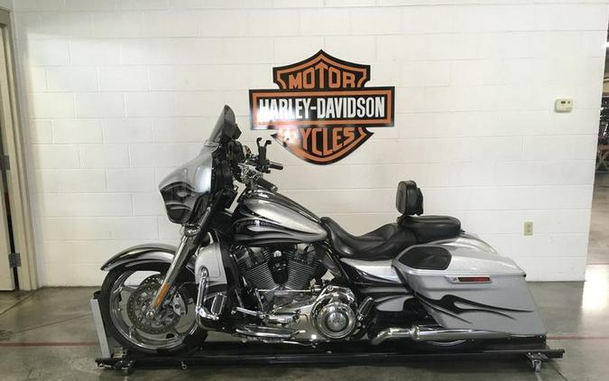 2015 Harley-Davidson® FLHXSE - CVO™ Street Glide®