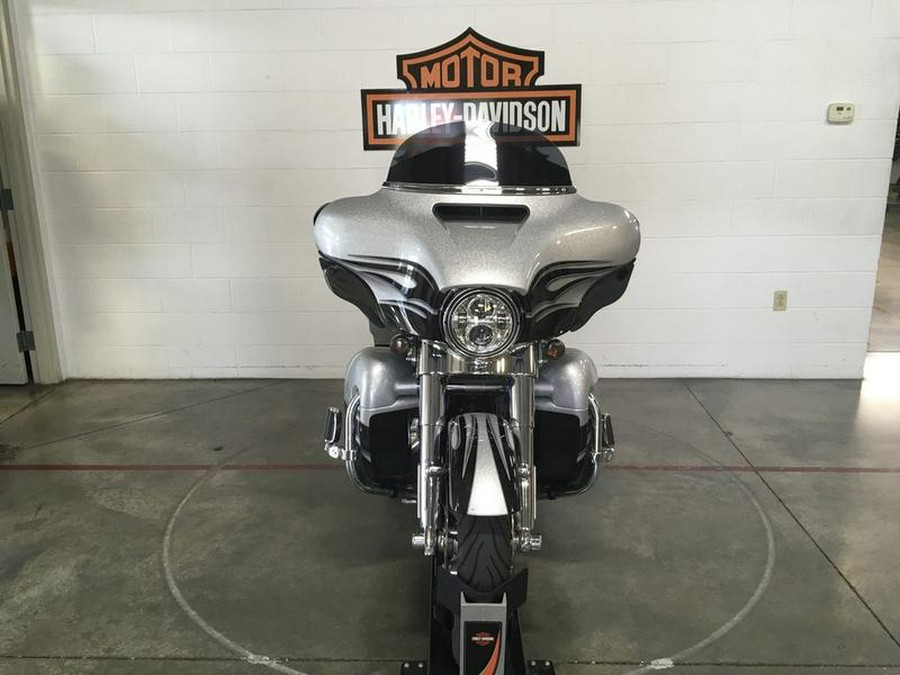 2015 Harley-Davidson® FLHXSE - CVO™ Street Glide®