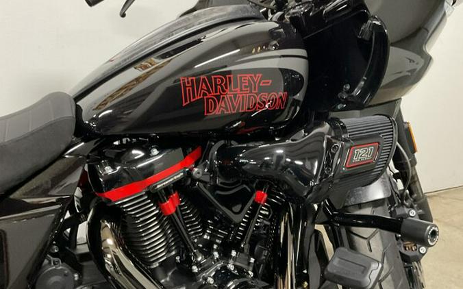 2024 Harley-Davidson® CVO™ Road Glide® ST Raven Metallic