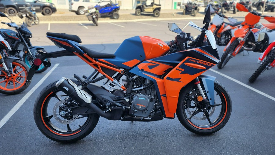 2023 KTM RC 390 BLUE - B.D.