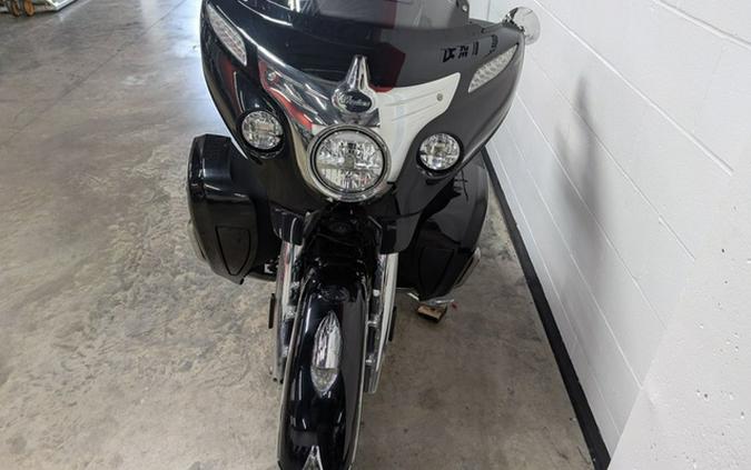 2022 Indian Roadmaster Black Metallic