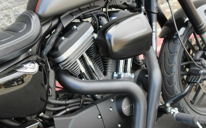 2018 Harley-Davidson® Roadster™ INDGRYDNM/BLKDM W/PINSTRIPE