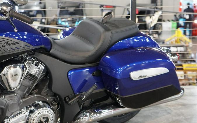 2023 Indian Motorcycle® Challenger® Limited Spirit Blue Metallic / Black Metallic