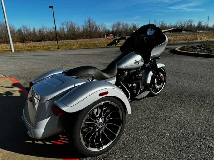 2024 Harley-Davidson Road Glide 3 Atlas Silver Metallic – Black Finish