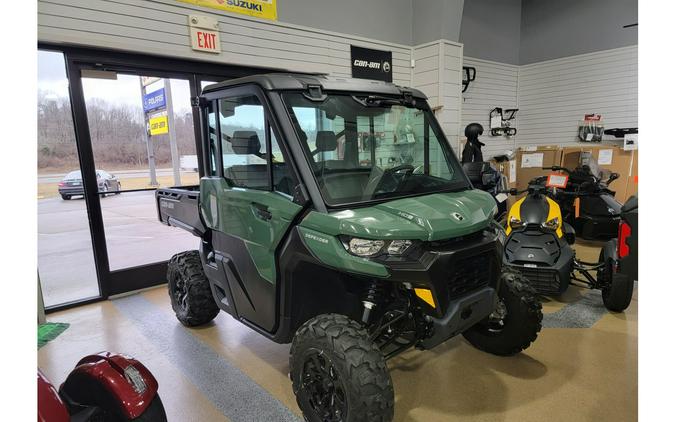 2024 Can-Am Defender DPS Cab HD9