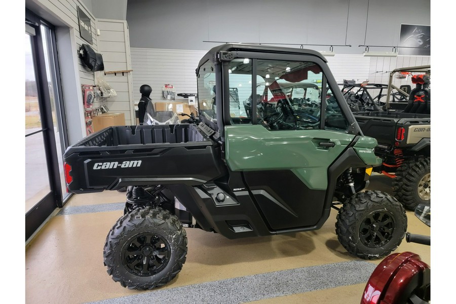 2024 Can-Am Defender DPS Cab HD9