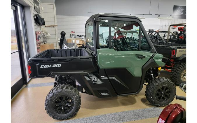 2024 Can-Am Defender DPS Cab HD9