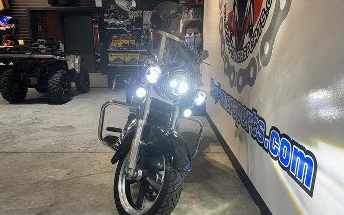 2015 Harley-Davidson® FLD - Dyna® Switchback™