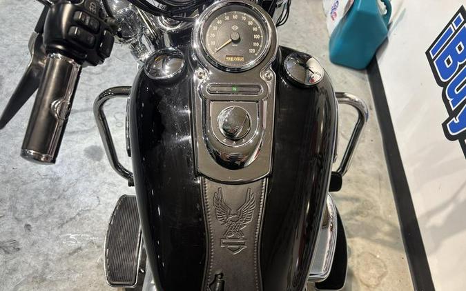 2015 Harley-Davidson® FLD - Dyna® Switchback™