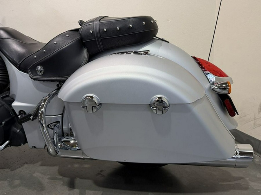 2018 Indian Chieftain Classic ABS Star Silver Smoke