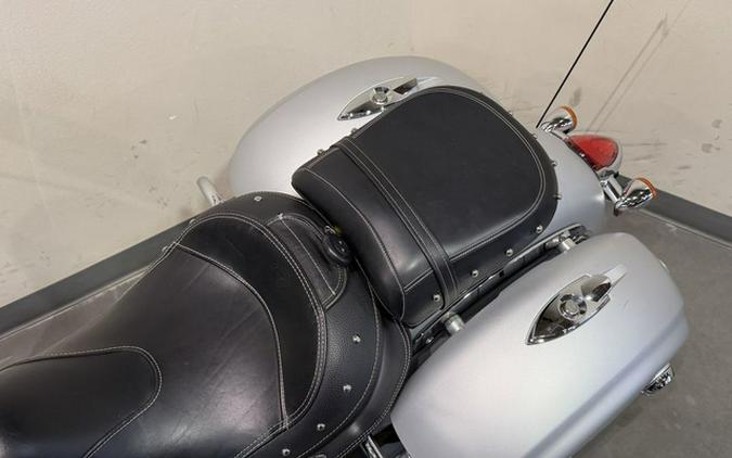 2018 Indian Chieftain Classic ABS Star Silver Smoke
