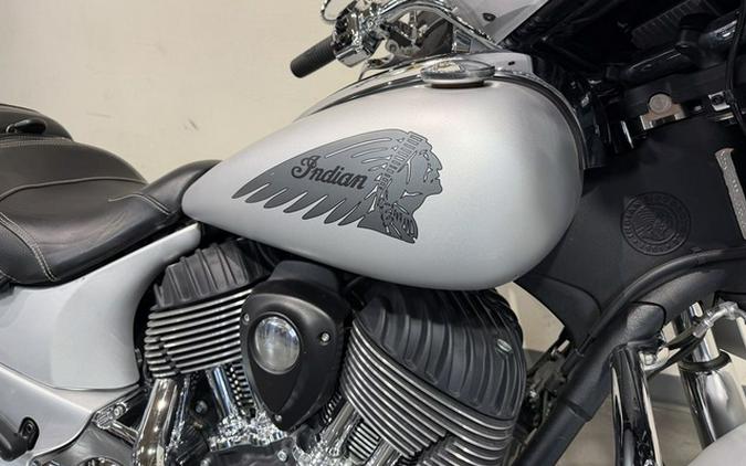2018 Indian Chieftain Classic ABS Star Silver Smoke
